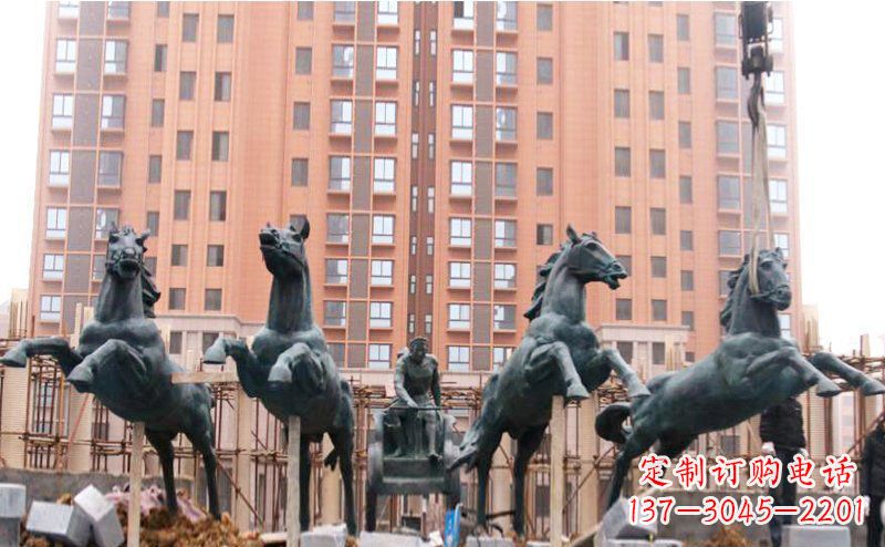 商丘精美青铜马拉车广场雕塑