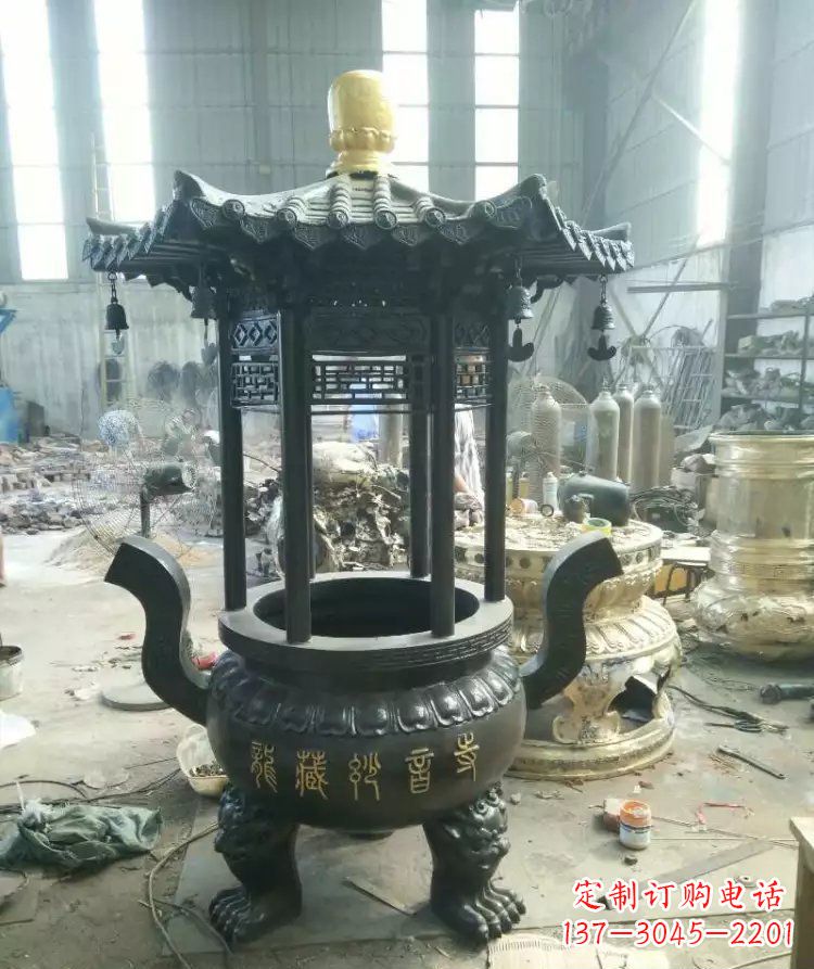 商丘寺庙圆香炉铜雕 (2)