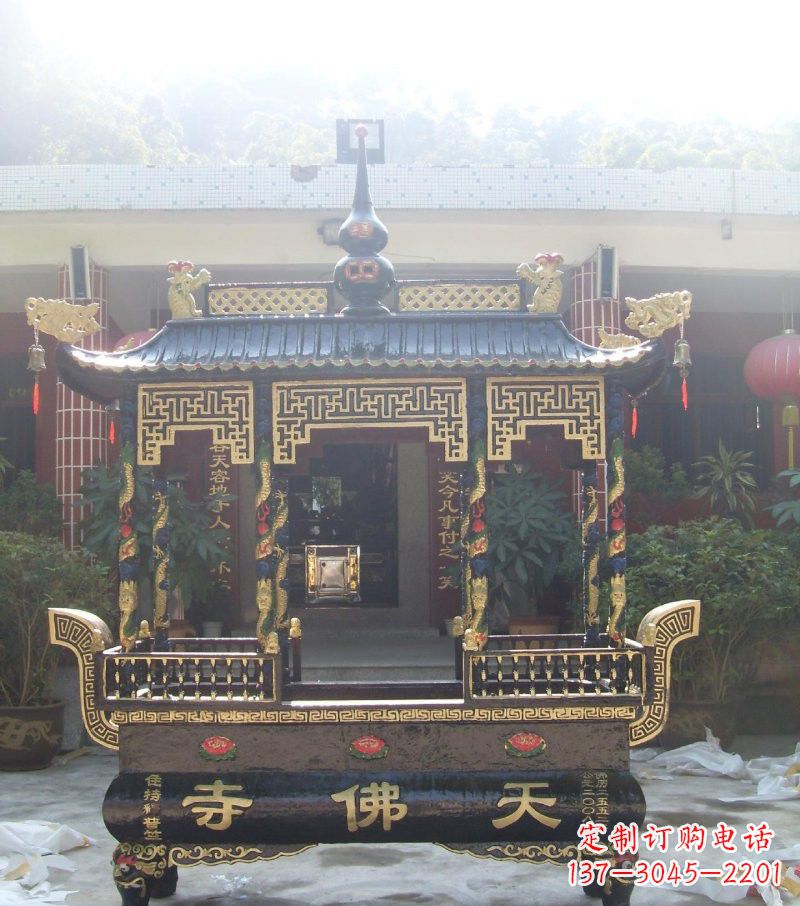 商丘寺庙铸铜四足方形带顶香炉