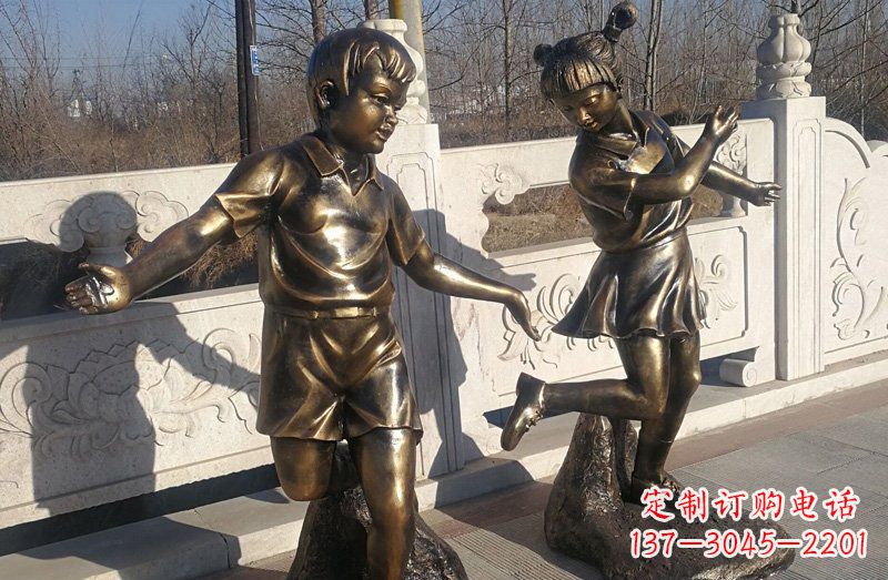 商丘踢毽子的儿童铜雕 (2)