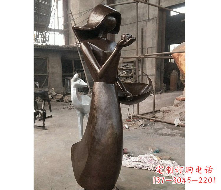 商丘铜雕逛街女孩人物雕塑