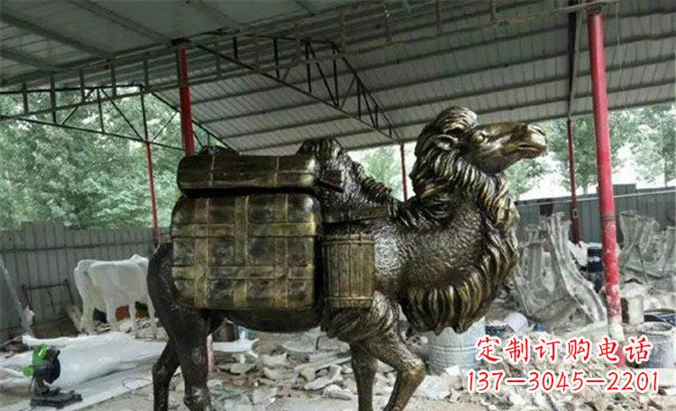 商丘拖行李的骆驼动物铜雕 (2)