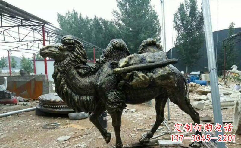 商丘驮着东西的骆驼铜雕