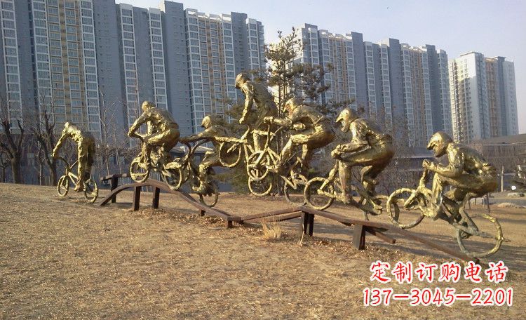 商丘玩花样自行车人物铜雕