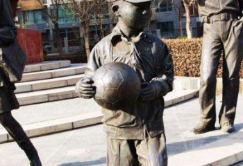 商丘展示小学生活力的足球少年雕塑
