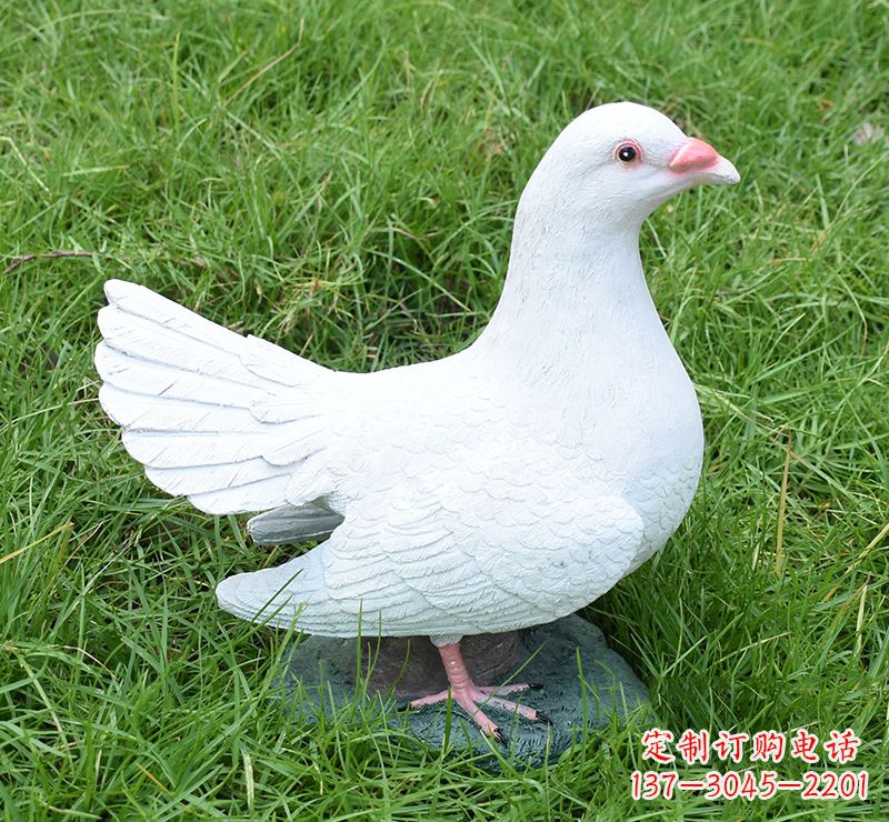商丘文化广场的和平鸽雕塑
