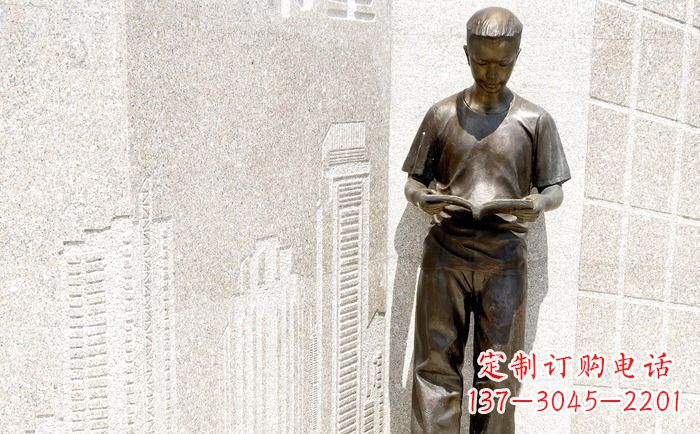 商丘校园看书的学生人物铜雕