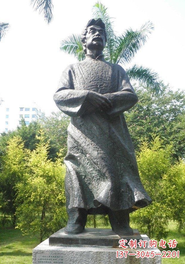 商丘校园鲁迅名人铜雕