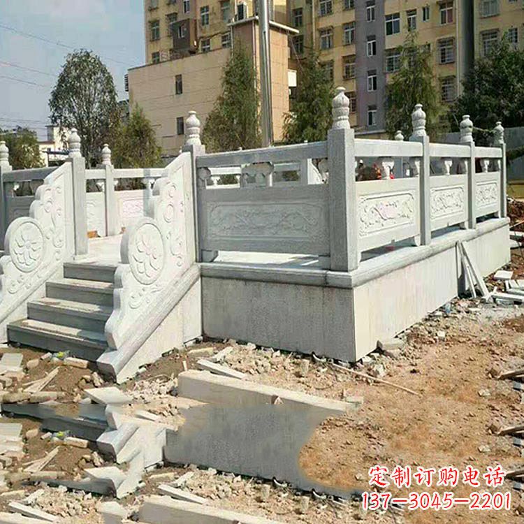 商丘校园青石升旗台