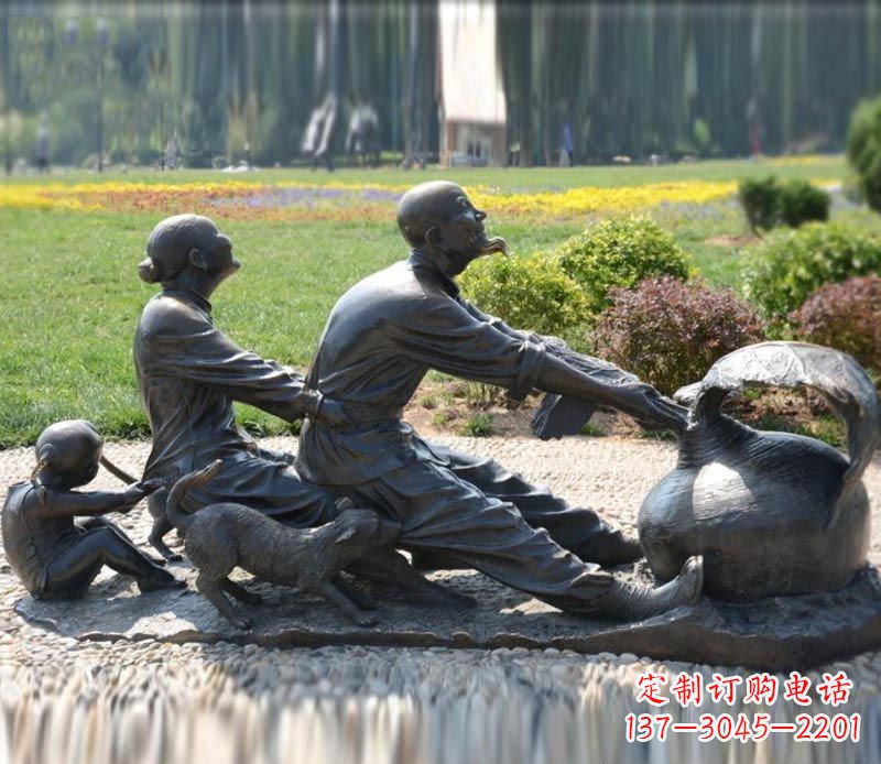 商丘祖孙三人拔萝卜铜雕 